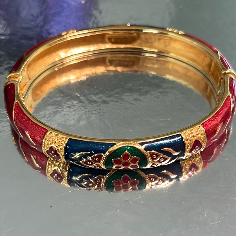 SHAKIRA CAINE HINGED ENAMEL BRACELET red navy and green signed bracelet